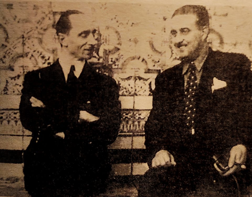 Don Javier de Borbón Parma junto a Manuel Fal Conde en febrero de 1937 en Insua, Portugal, país en el que cumplió su destierro Fal Conde tras ser expulsado de España por el general Franco