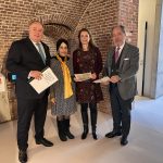 Los descendientes de Ángel Romera entregan a Don Carlos Javier de Borbón el archivo de su padre